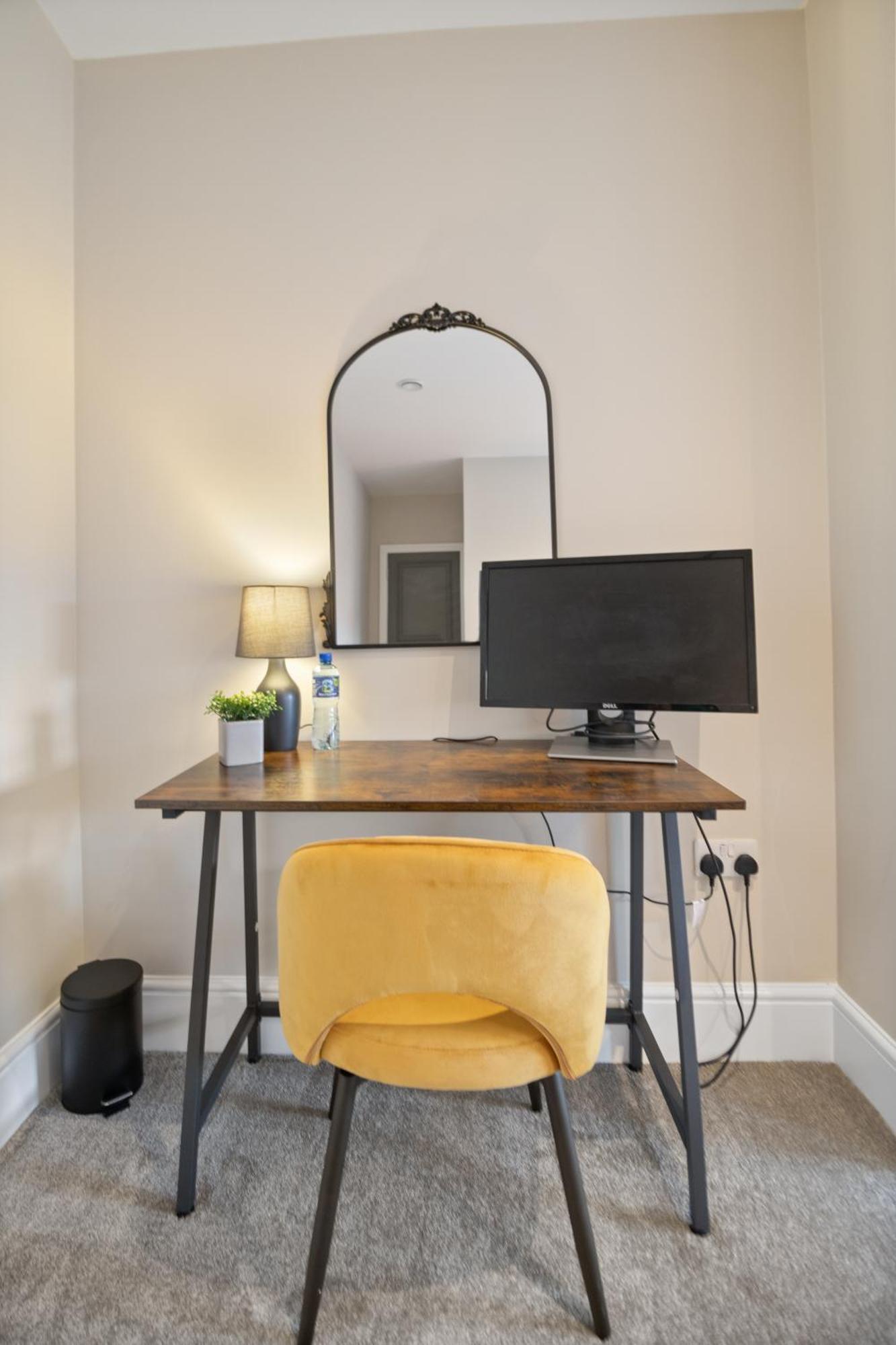 Whiskawaystays - Victoria House - Apartment 6 Вустер Экстерьер фото
