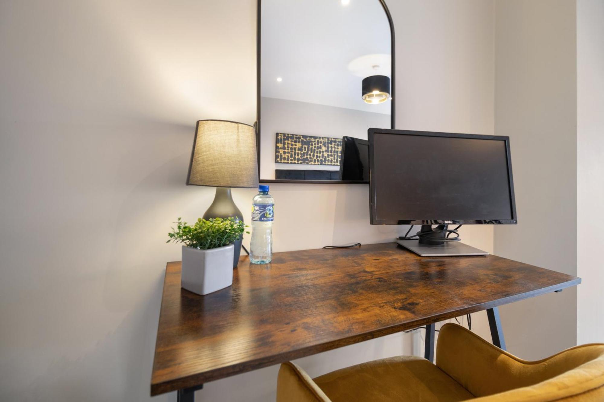 Whiskawaystays - Victoria House - Apartment 6 Вустер Экстерьер фото